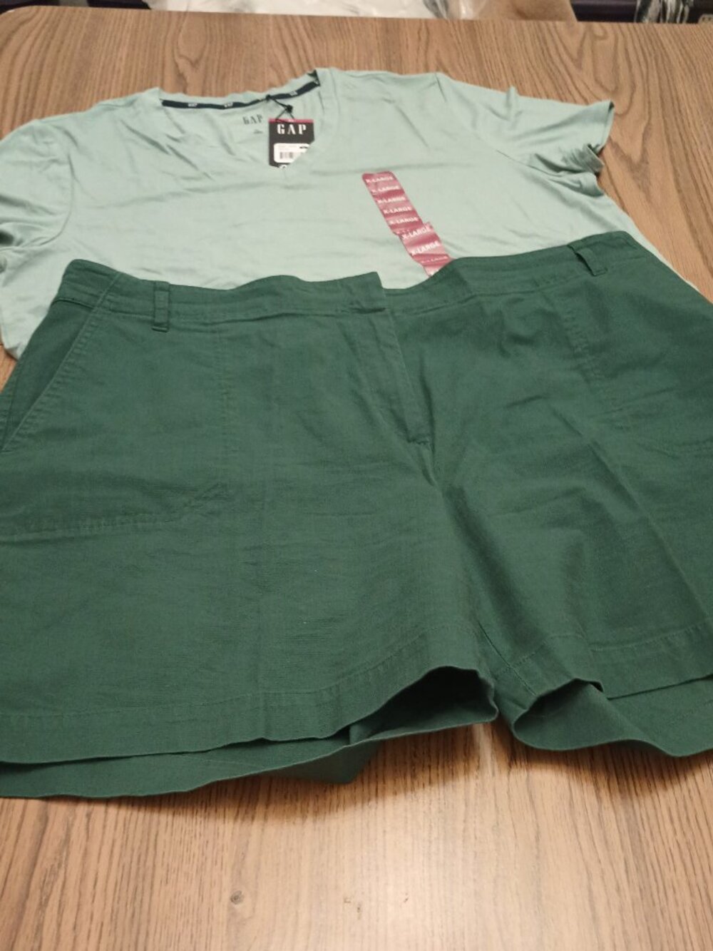 Talbots Size 16W Green 7-inch shorts (EUC)